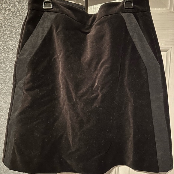 NWT Ann Taylor Velveteen Skirt A Line Size 0 pockets and zipper - Picture 5 of 5